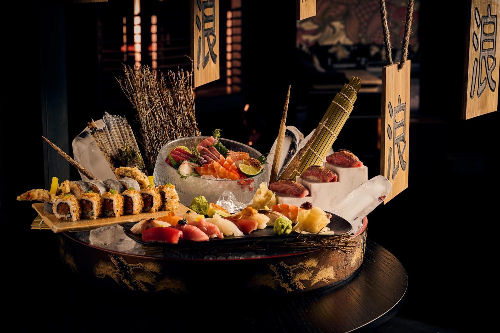 Five Luxe Dubai Exterior foto A sashimi platter