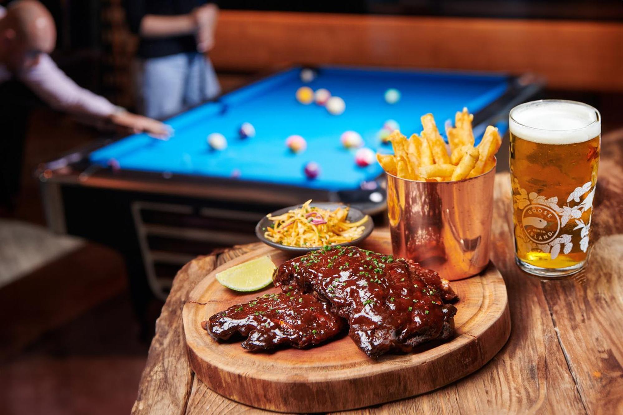 Five Luxe Dubai Exterior foto A plate of pork ribs