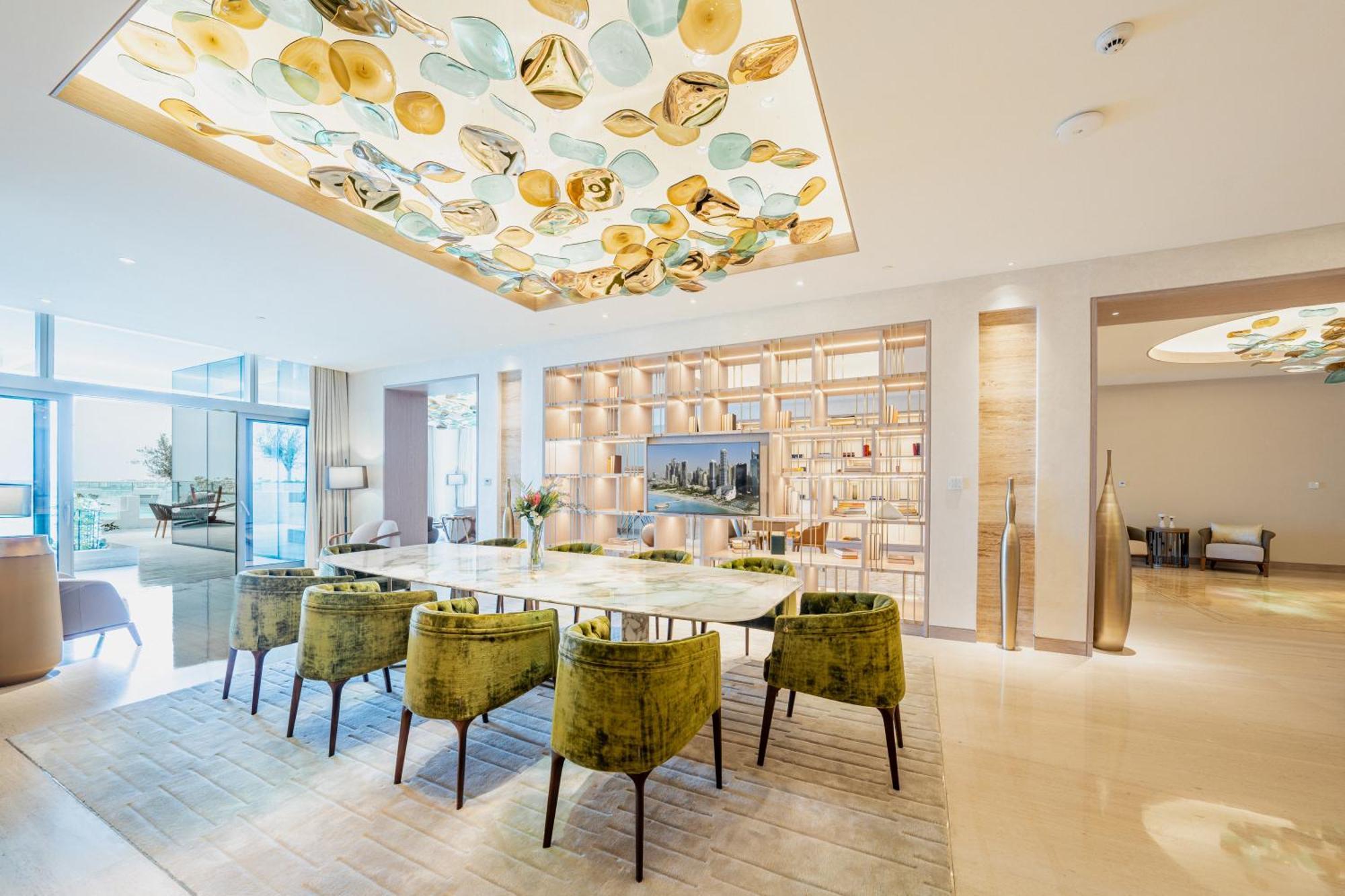Five Luxe Dubai Exterior foto The interior of the hotel
