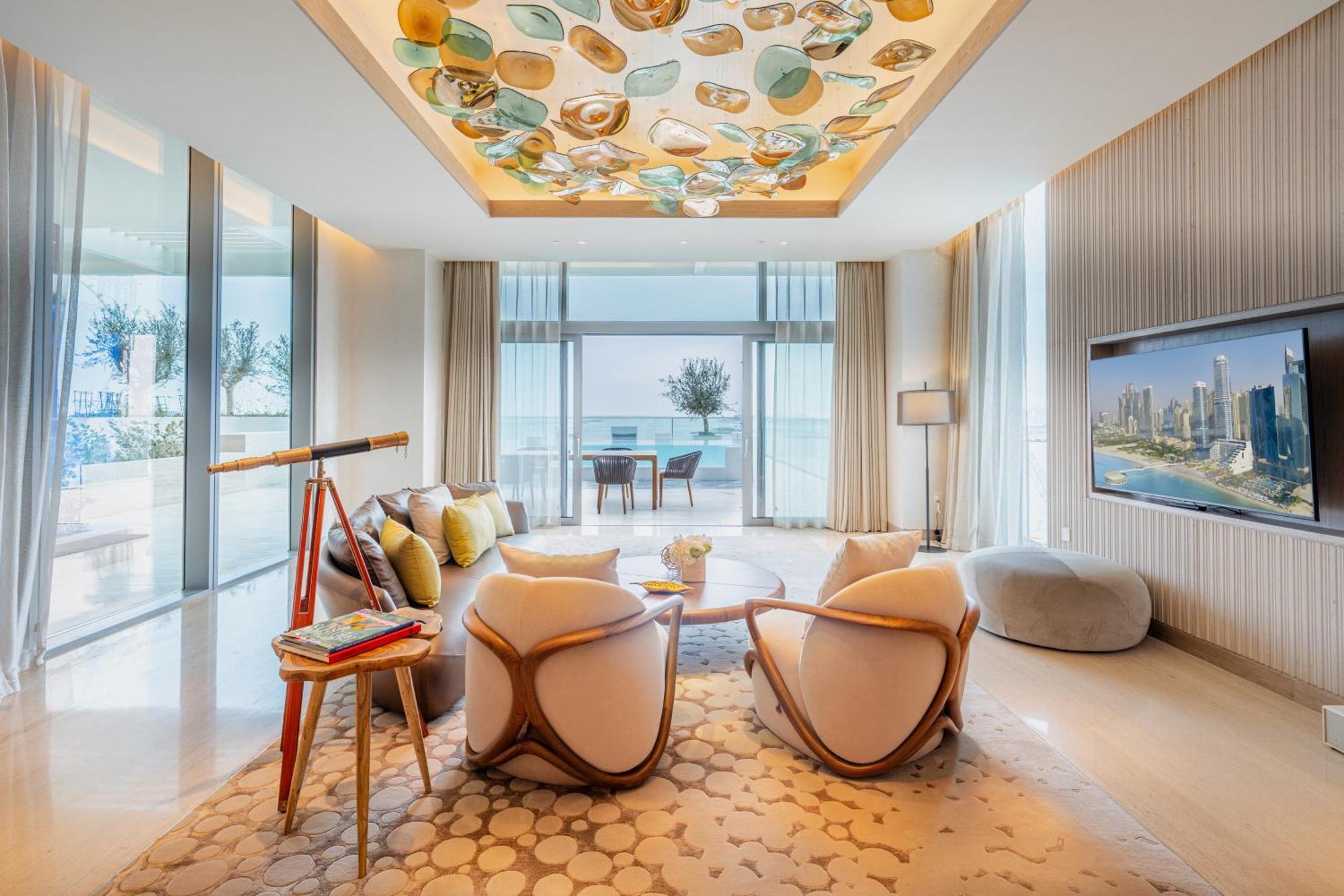 Five Luxe Dubai Exterior foto The living room of a three-bedroom apartment