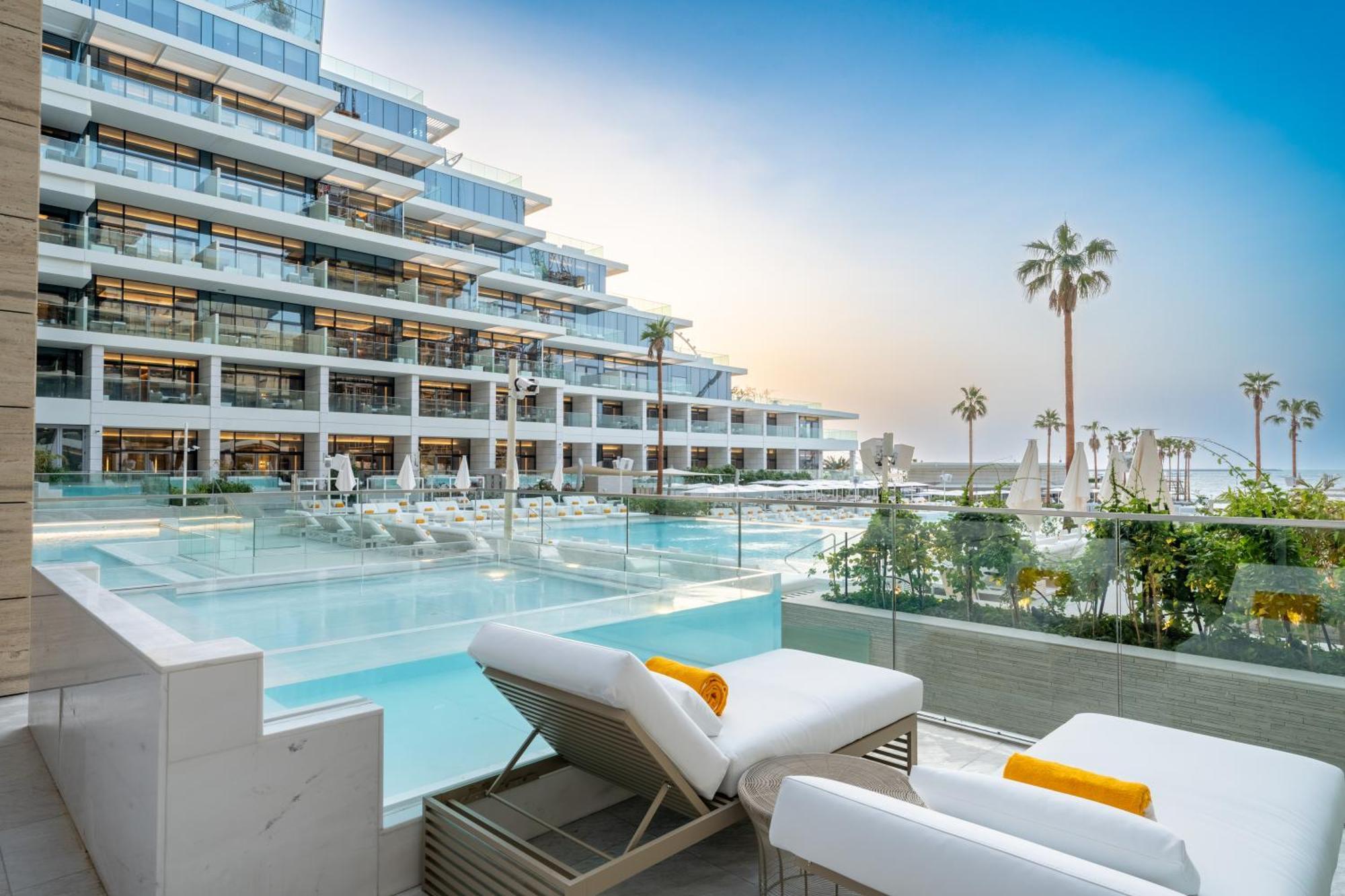 Five Luxe Dubai Exterior foto The West Hollywood Hotel